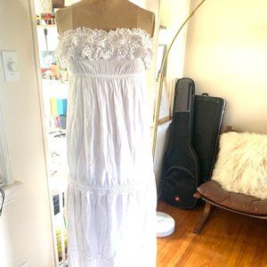 Women's Strapless White Cotton Maxi Tube Dress With Ruffled Bust